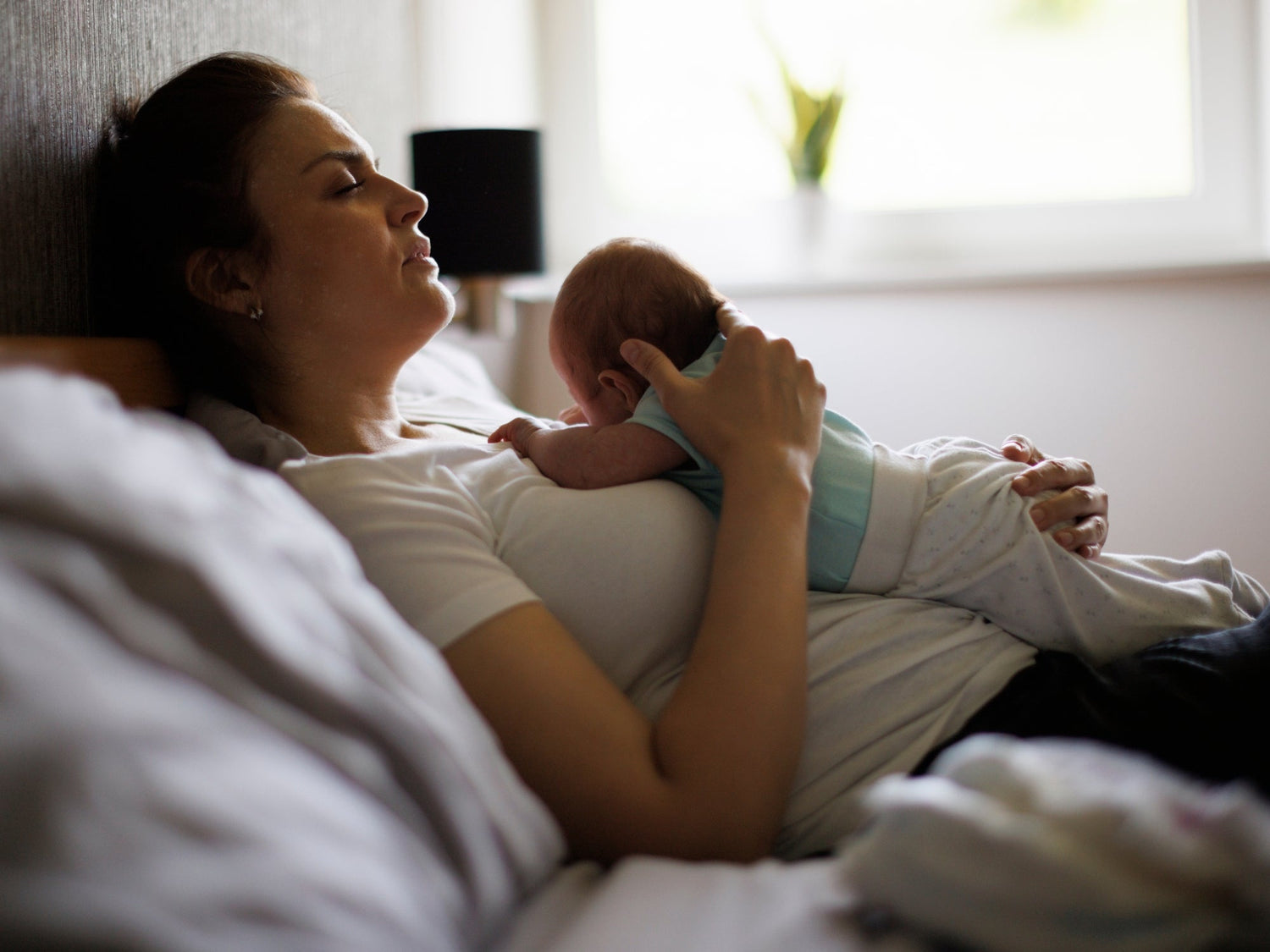 Schwitzen im Wochenbett: Ist das normal?